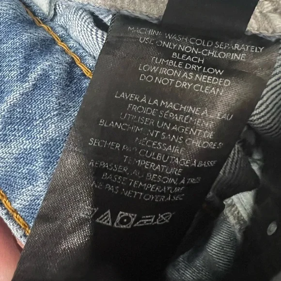 Urban Outfitters BDG Women’s High Rise Raw Hem Distressed Jeans - Picture 14 of 16